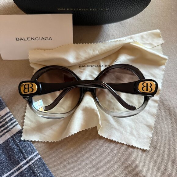 Balenciaga Sunglasses - Picture 2 of 5